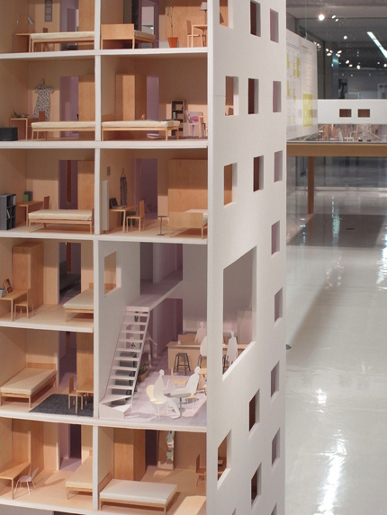 サムネイル:成瀬友梨+猪熊純の展覧会