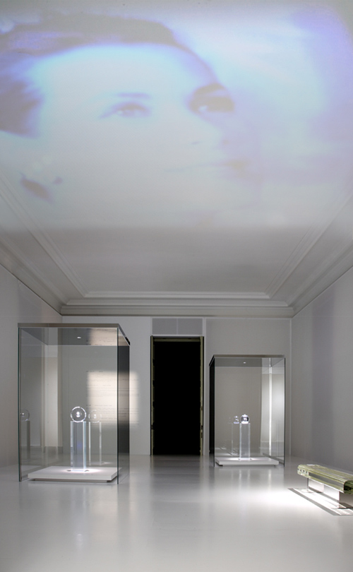 サムネイル:吉岡徳仁監修による展覧会