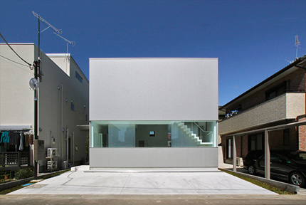 サムネイル:StudioGreenBlueによる