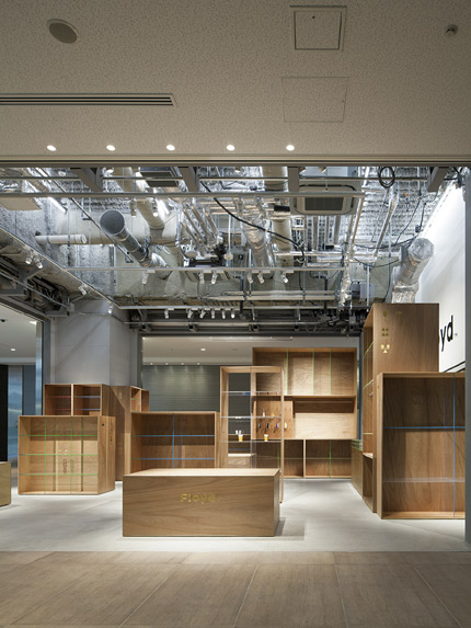 サムネイル:長坂常/スキーマ建築計画による店舗「Floyd KITTE Marunouchi」