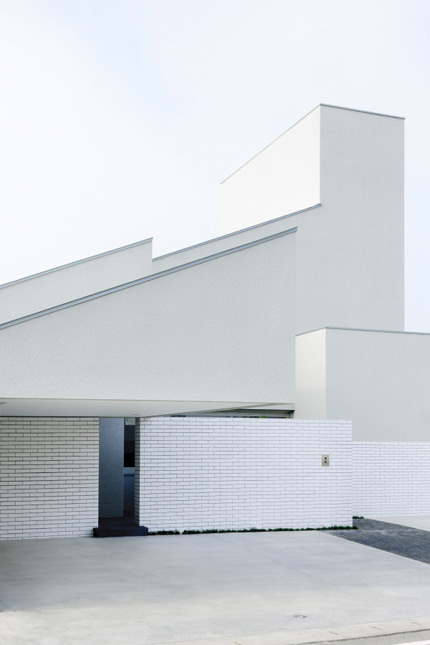 サムネイル:フォルム・木村浩一建築研究所による「表象の家」