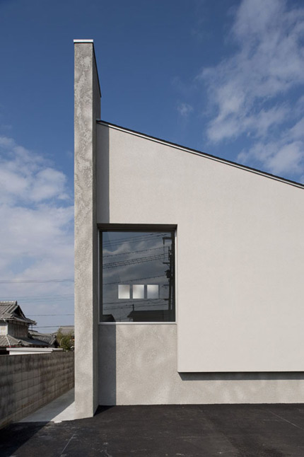 サムネイル:フォルム・木村浩一建築研究所による兵庫県加古川市の「Café CROSS」
