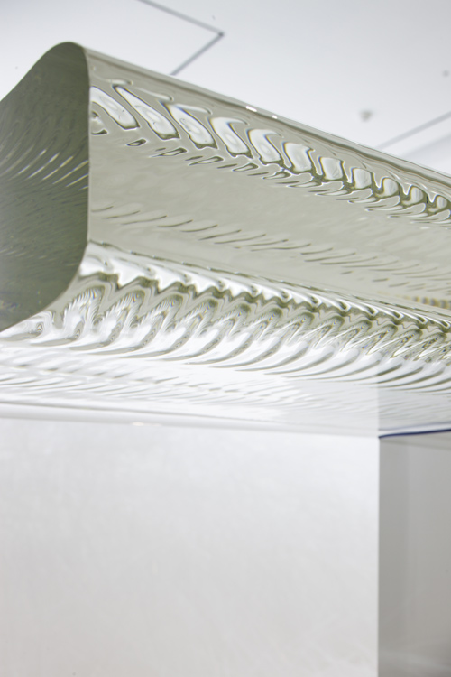 サムネイル:吉岡徳仁による